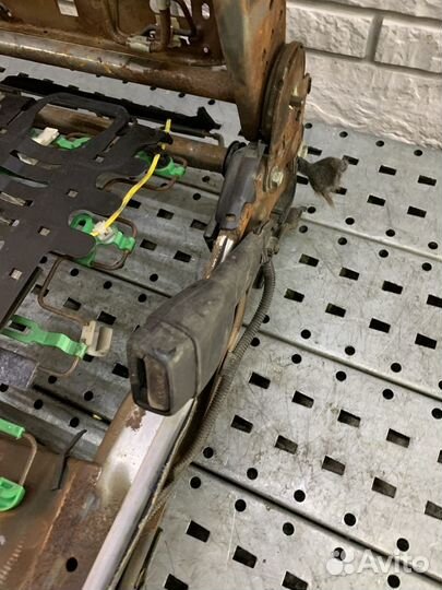 Lexus NX 200 (Z10) Каркас передних сидений RH