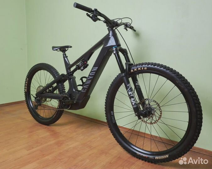 Топовый Canyon Spectral: ON 8 (2023) 720 Wh