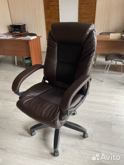 Офисное кресло руководителя бу кожаное