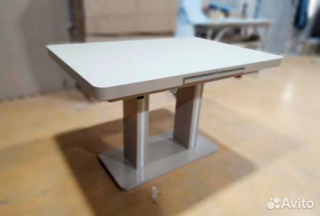 Кухонный стол из керамопласта