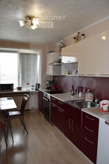 2-к. квартира, 55 м², 8/13 эт.