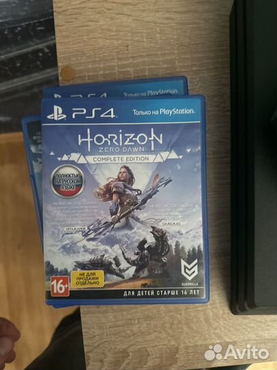 Sony PS4 pro 1tb, 2 джойстика с играми