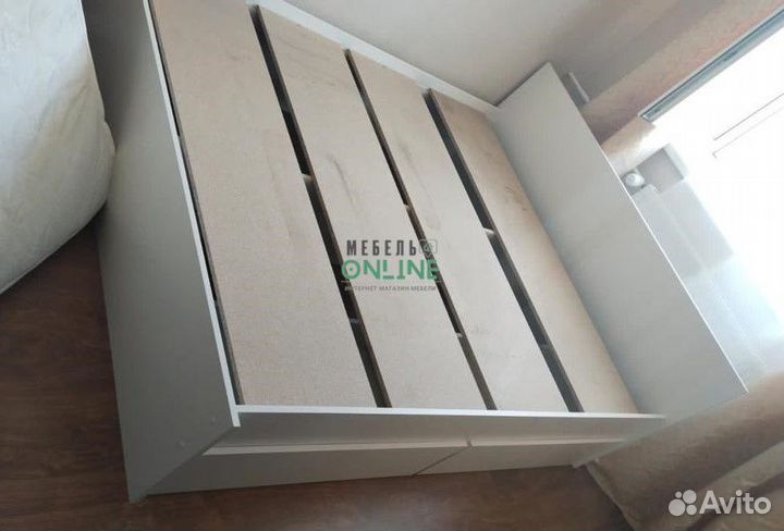 Кровать двуспальная с ящиками