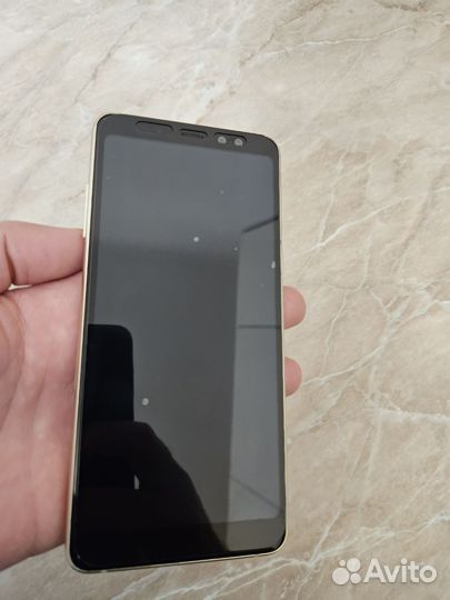 Samsung Galaxy A8+, 4/32 ГБ