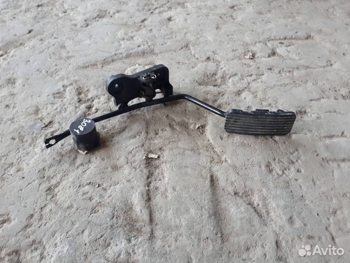 Педаль газа Hyundai i30 FD 2009 327002H100