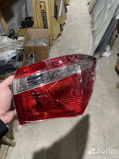 Фонарь Тойота Каролла Е180