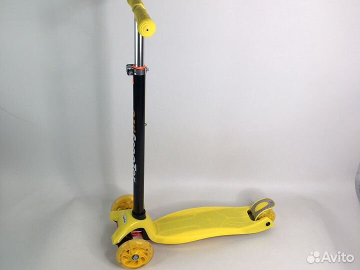 Самокат детский четырехколесный