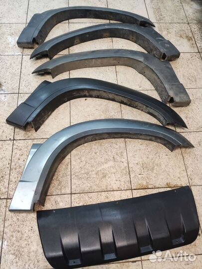 Молдинги. Нива Шевроле. Бертона. 2123