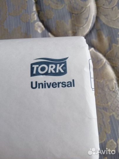 Салфетки бумажные листовые Tork Universal