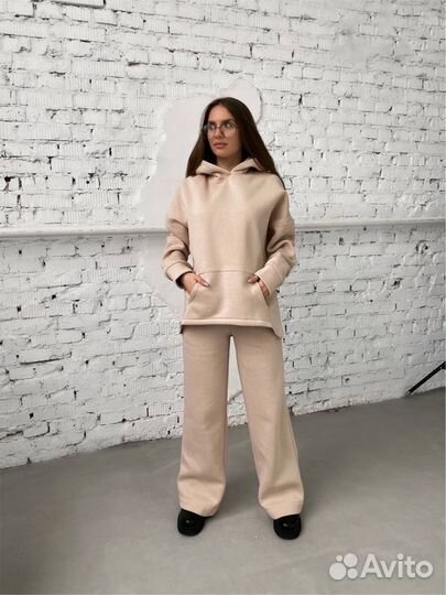 Спортивный костюм женский