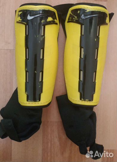 Щитки футбольные nike