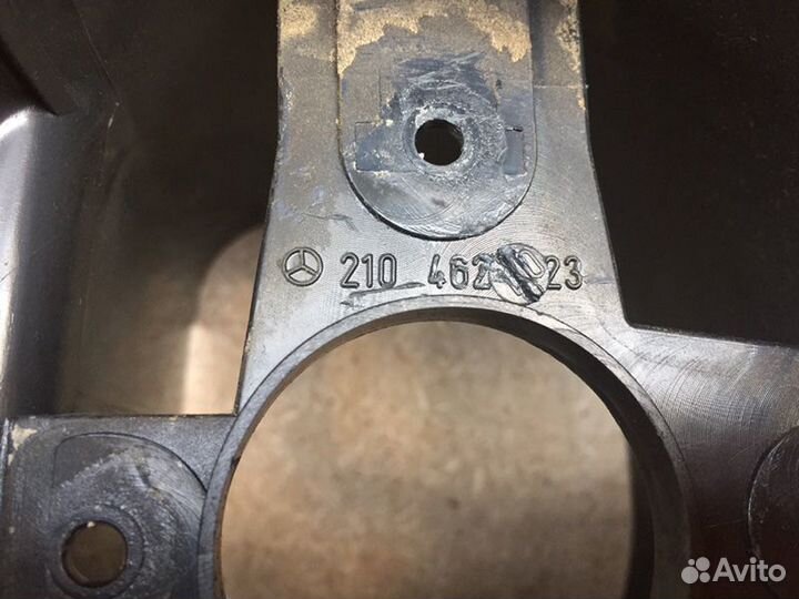 Кожух рулевой колонки Mercedes-Benz E-Class W210 2