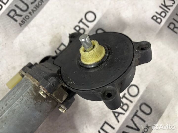 Моторчик стеклоподъемника задний левый Bmw X5 E53