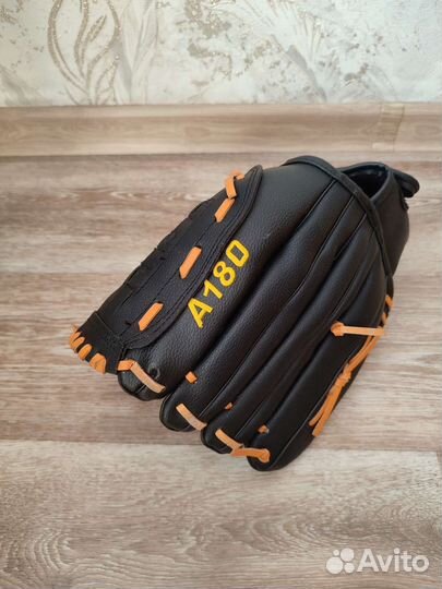 Бейсбольная перчатка wilson a180
