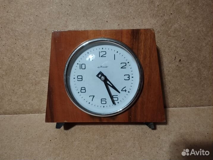Часы настенные и настольные