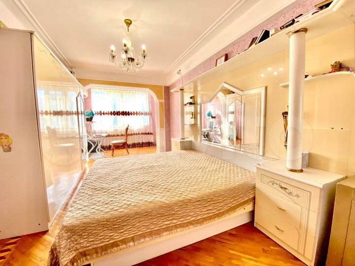 4-к. квартира, 100 м², 5/9 эт.