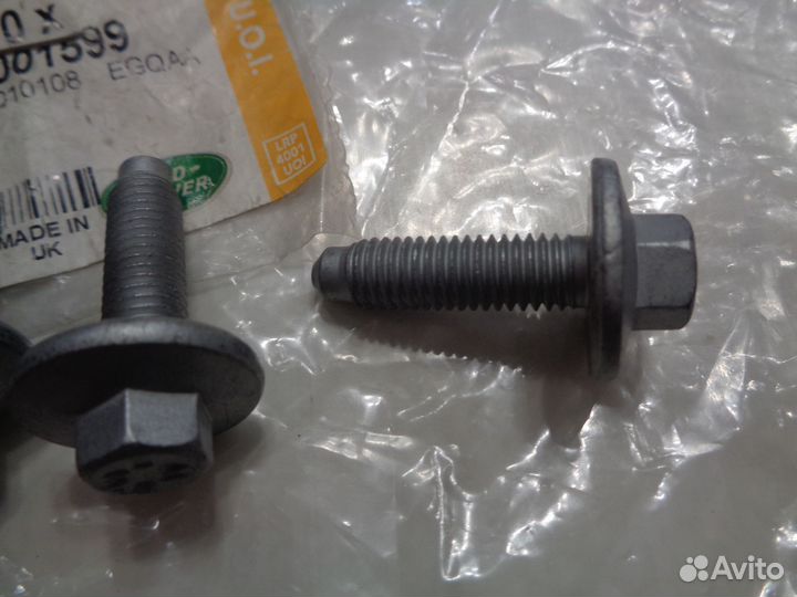 Болт крепления LR Range Rover 2013, LR001599