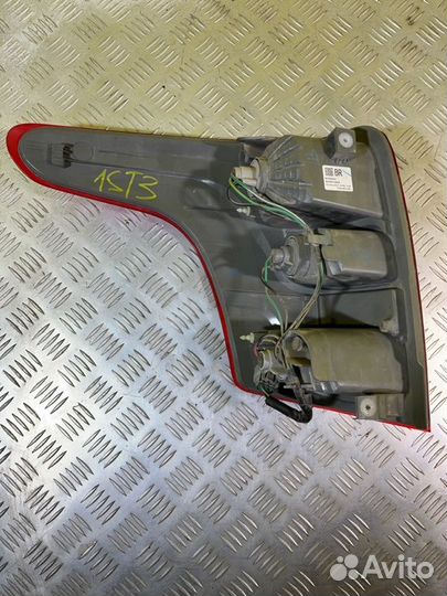 Фонарь задний правый Mitsubishi L200 (2015-2022)