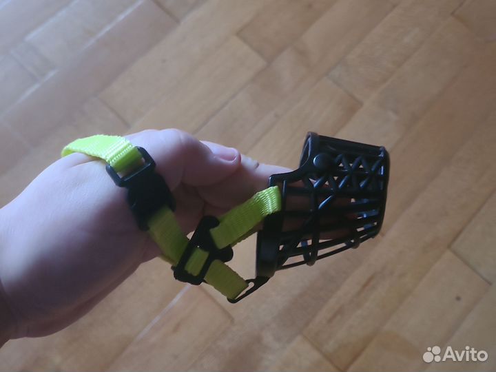 Поводок, переноска, костюм зимний и намордники