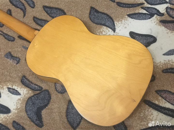 Акустическая гитара