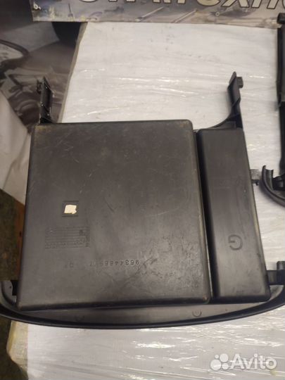 Ящик под пассажирское сиденье Peugeot 307