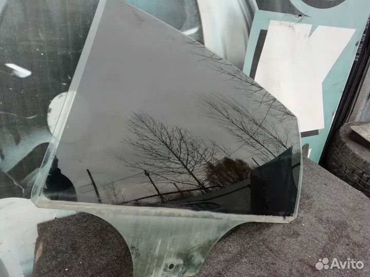 Стекло задней левой двери VW Passat B5+2000-2004 г