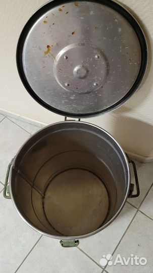 Бак с ручками и крышкой из нержавейки