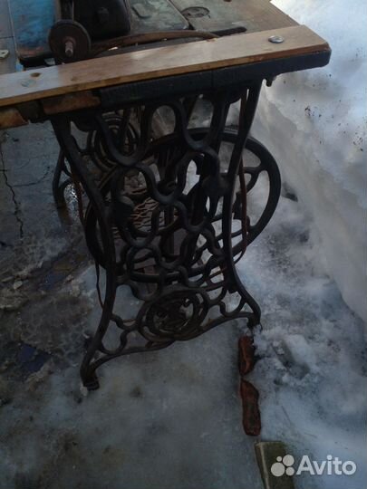 Швейная машина Singer