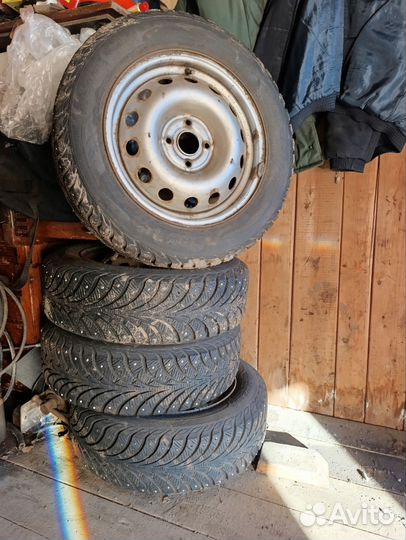 Sava Eskimo Stud 185/65 R15 88T