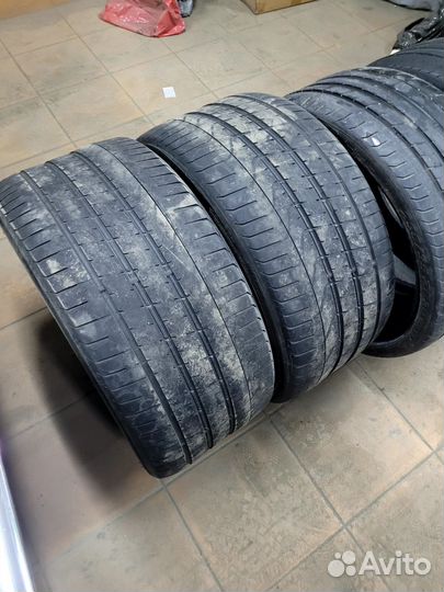 Pirelli P Zero 235/35 R20 и 265/30 R20