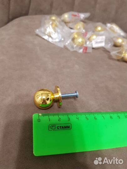 Ручки кнопки мебельные