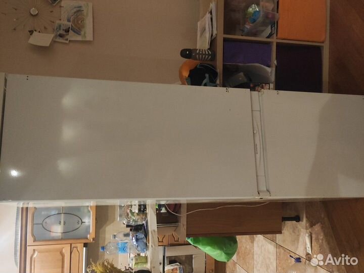 Холодильник встраиваемый