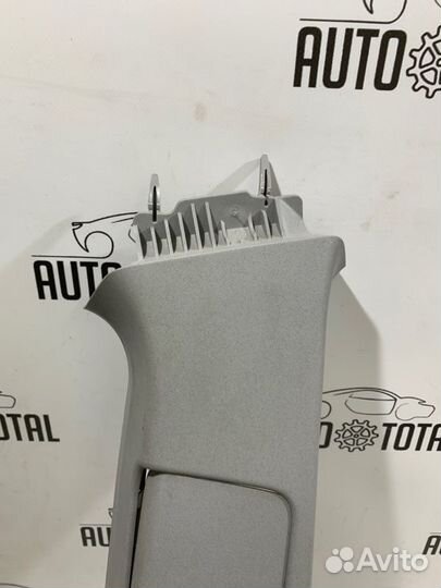 Накладка центральной стойки правая Opel Corsa D