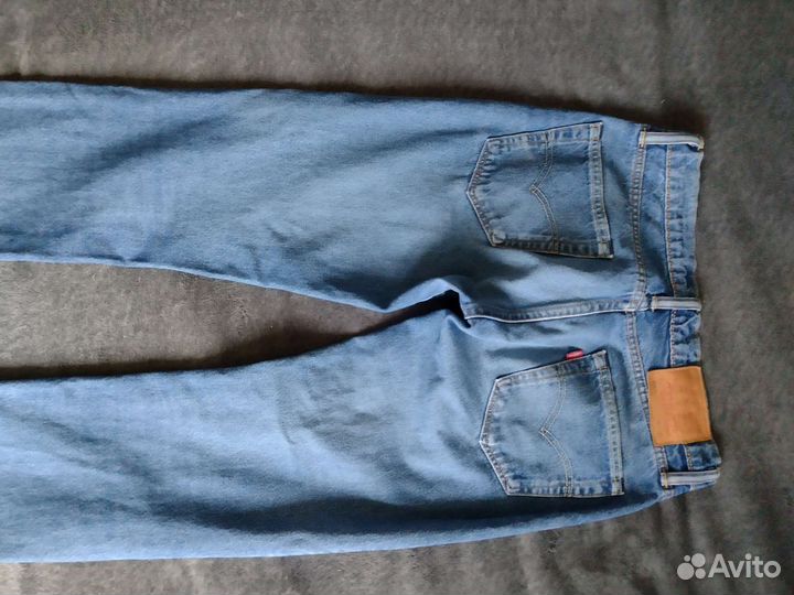 Джинсы levis