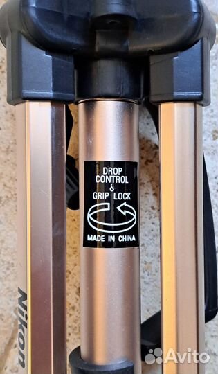 Штатив для фотоаппарата профессиональный Nikon