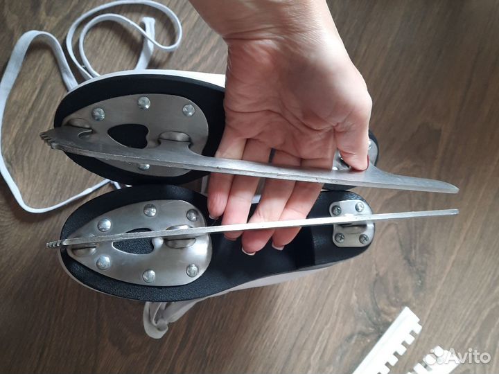 Коньки фигурные 34 размер