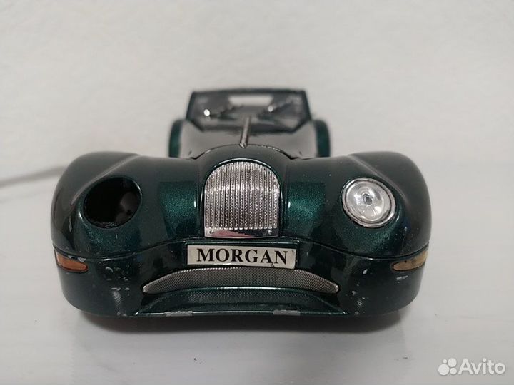 Модель Burago Morgan aero8 1/18