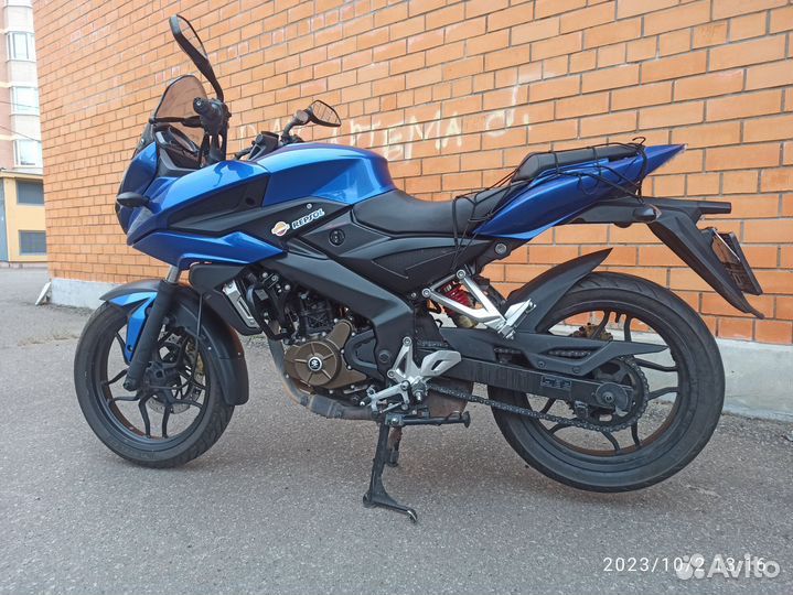 Bajaj pulsar as200
