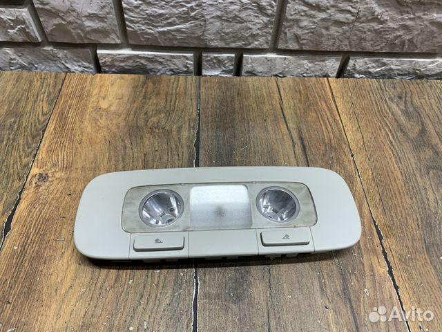 Skoda Superb Плафон салонный