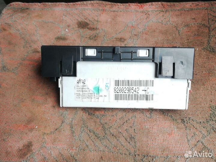 Дисплей информационный Рено Меган 2