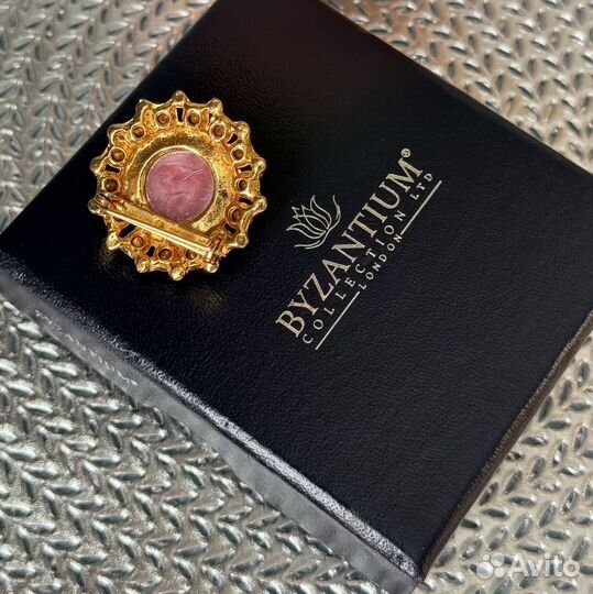 Брошь кабошон в позолоте винтаж England в коробке