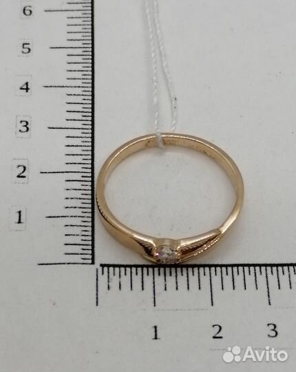 Золотое кольцо с бриллиантом 17р