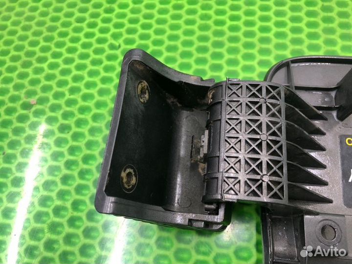 Лючок топливного бака Kia Cerato седан G4ED 2006