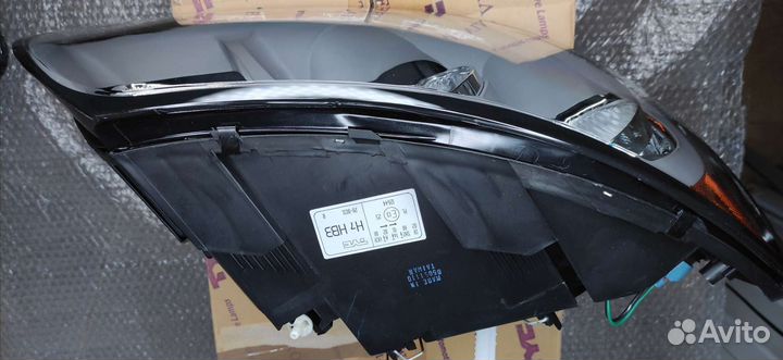 Передняя фара Volvo S40 V50