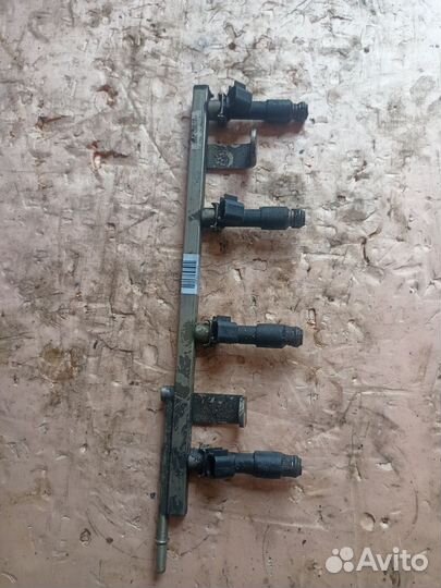 Топливная рампа с форсунками Lifan X60