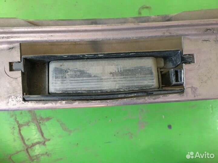 Бампер задний Toyota Vitz SCP10