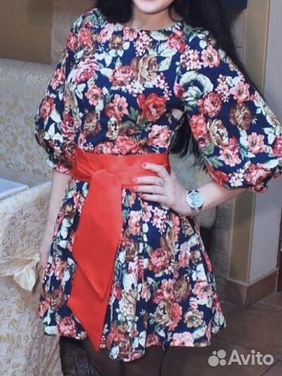 Нарядное женское платье