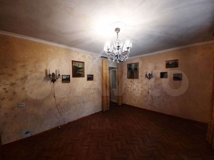 2-к. квартира, 48 м², 1/3 эт.