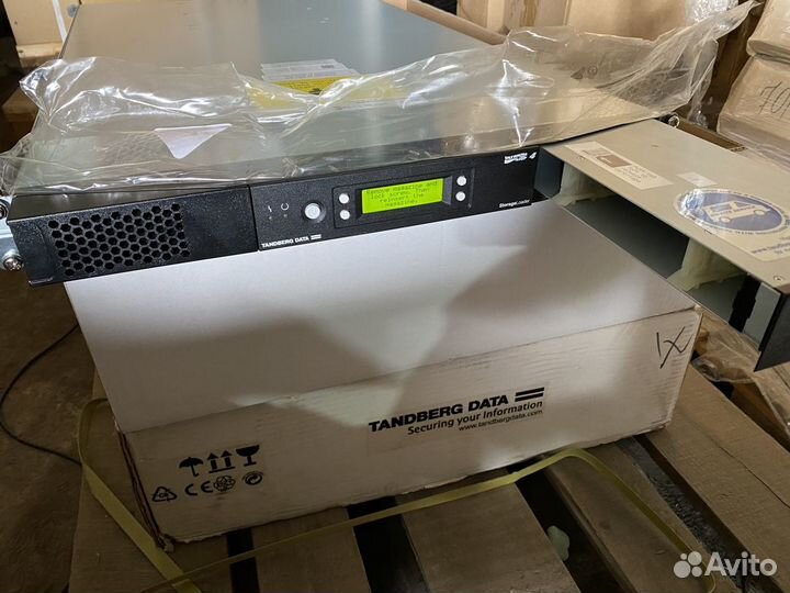 Новый стример Tandberg 7816-LTO на 8 картриджей
