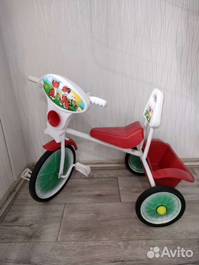Детский велосипед трехколесный